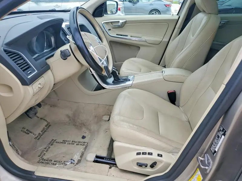2015 VOLVO XC60 T5 PLATINUM  