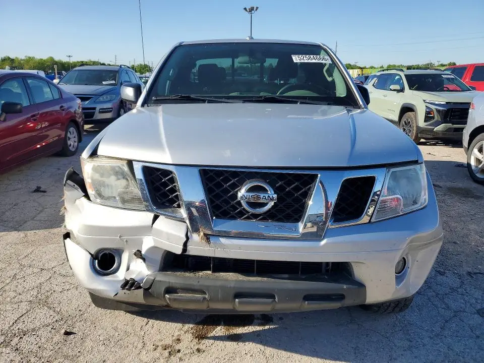 2015 NISSAN FRONTIER SV V6  