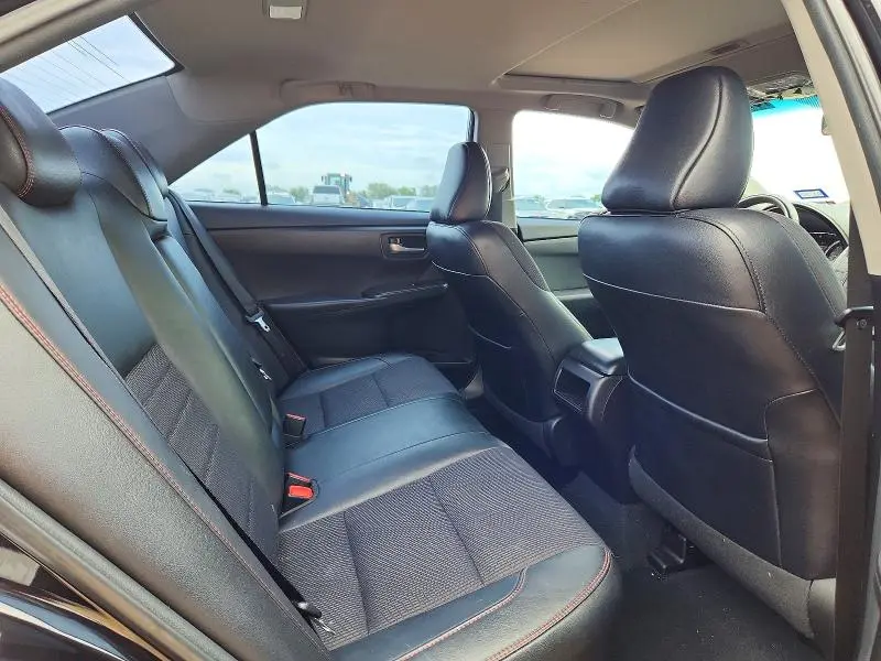 2017 TOYOTA CAMRY SE  
