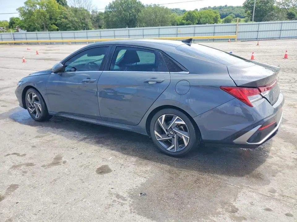 2024 HYUNDAI ELANTRA SEL  