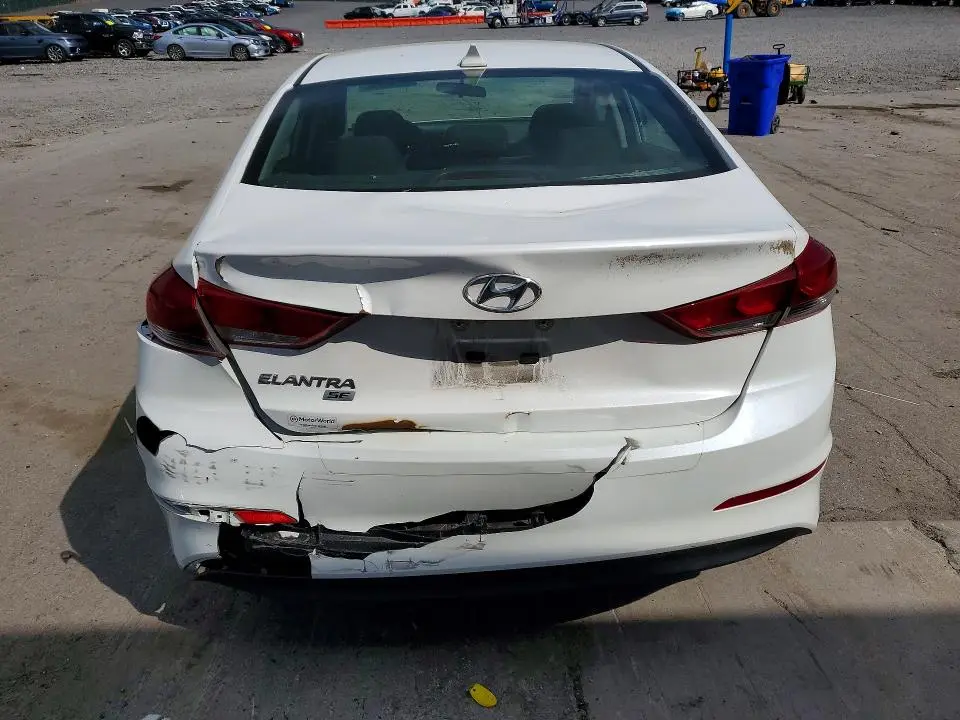 2018 HYUNDAI ELANTRA SE  