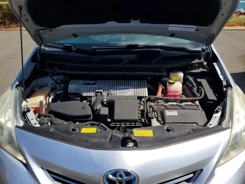 2013 TOYOTA PRIUS V THREE  