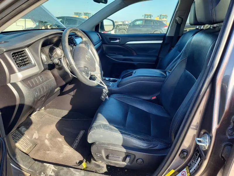 2015 TOYOTA HIGHLANDER XLE  