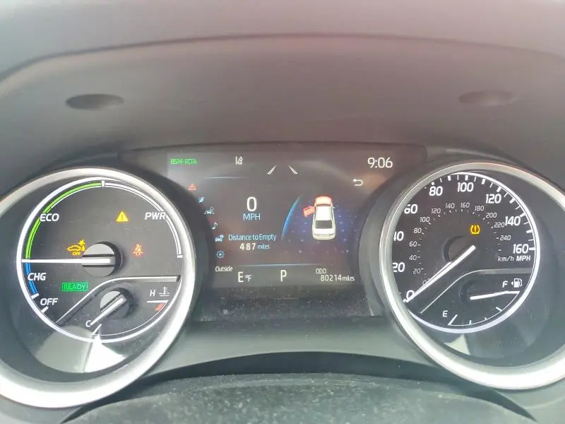 2023 TOYOTA CAMRY XLE  