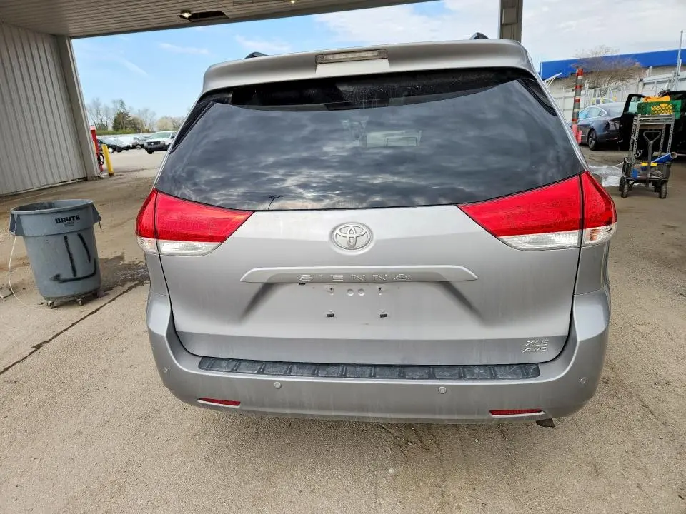 2011 TOYOTA SIENNA XLE 7-PASSENGER  