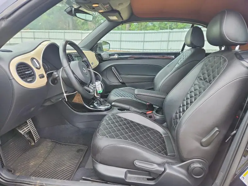 2019 VOLKSWAGEN BEETLE S  