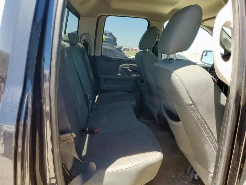 2016 RAM 1500 SLT  