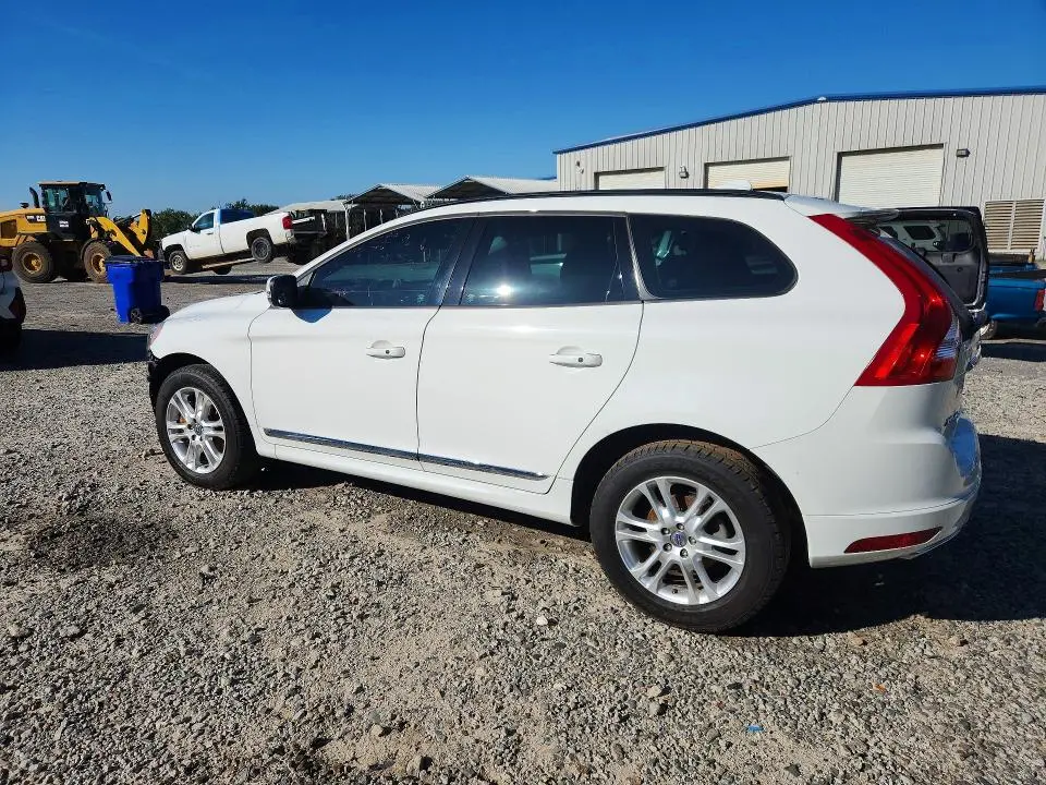 2015 VOLVO XC60 T5  