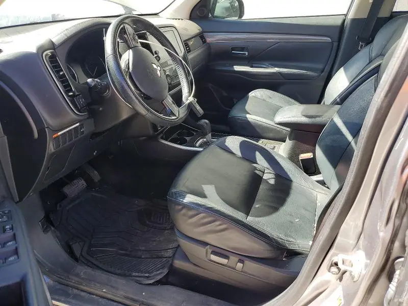 2019 MITSUBISHI OUTLANDER SE  