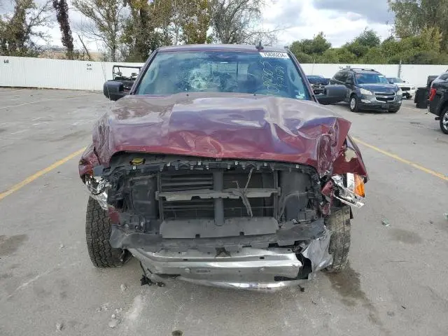 2016 RAM 1500 SLT  
