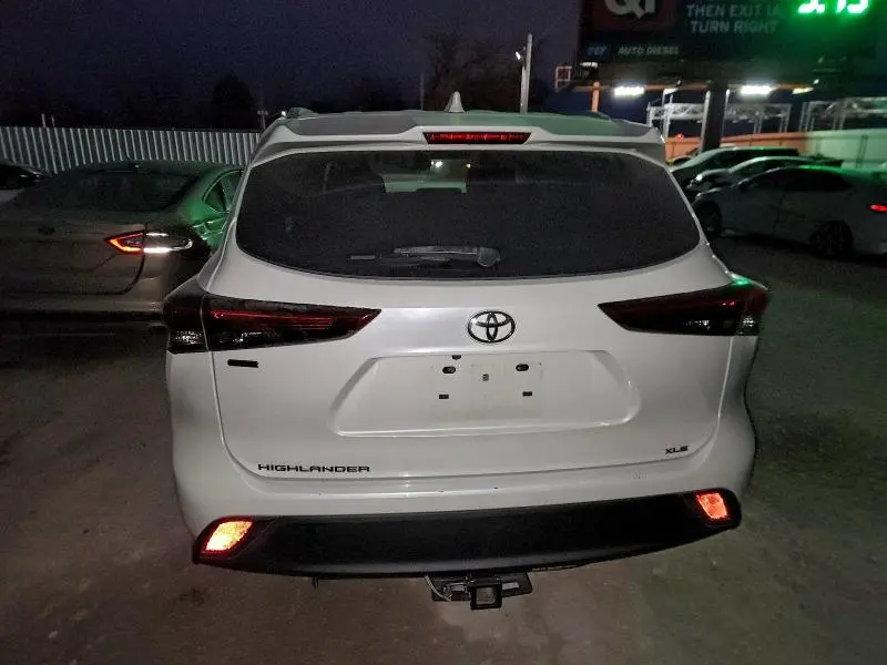 2020 TOYOTA HIGHLANDER XLE  