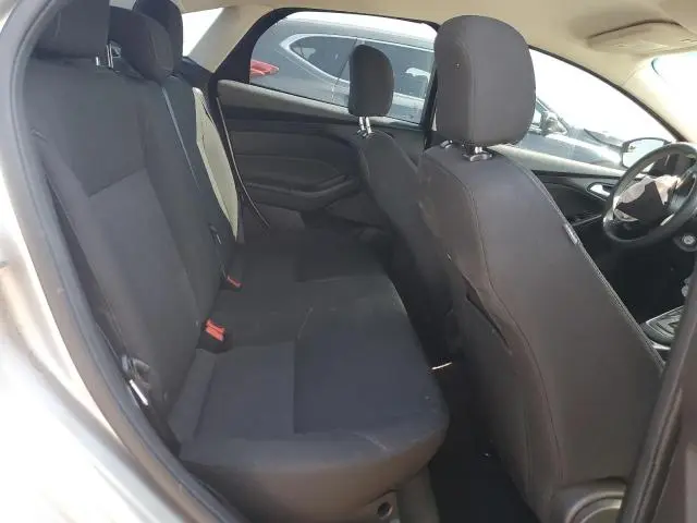 2017 FORD FOCUS SE  