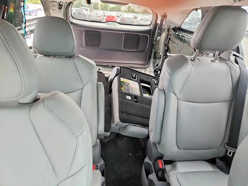 2026 TOYOTA SIENNA XLE 7-PASSENGER  