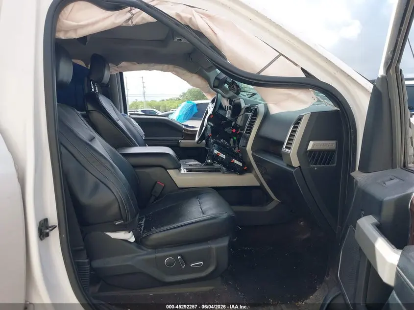 2016 FORD F-150 LARIAT