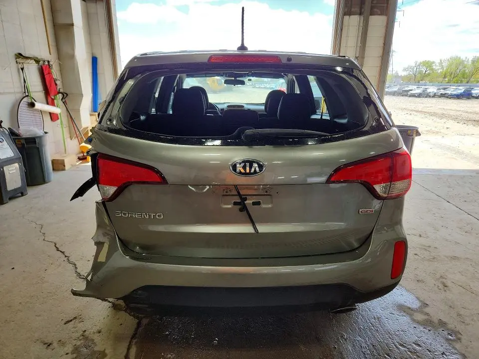 2014 KIA SORENTO LX  