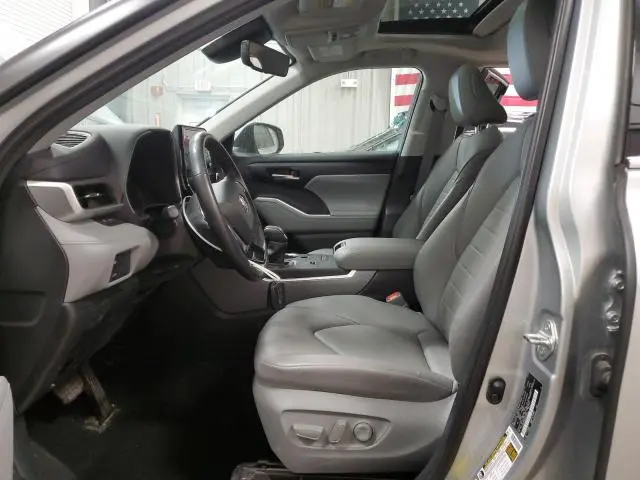 2021 TOYOTA HIGHLANDER HYBRID XLE  
