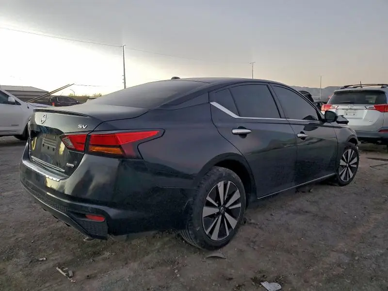 2021 NISSAN ALTIMA SV  