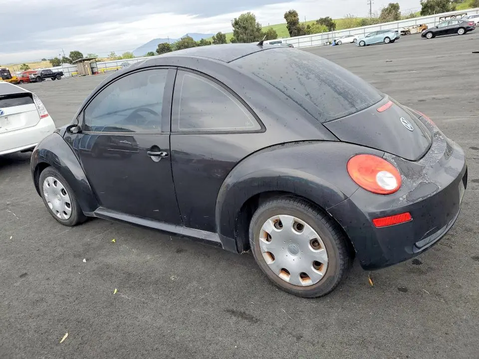 2010 VOLKSWAGEN NEW BEETLE   