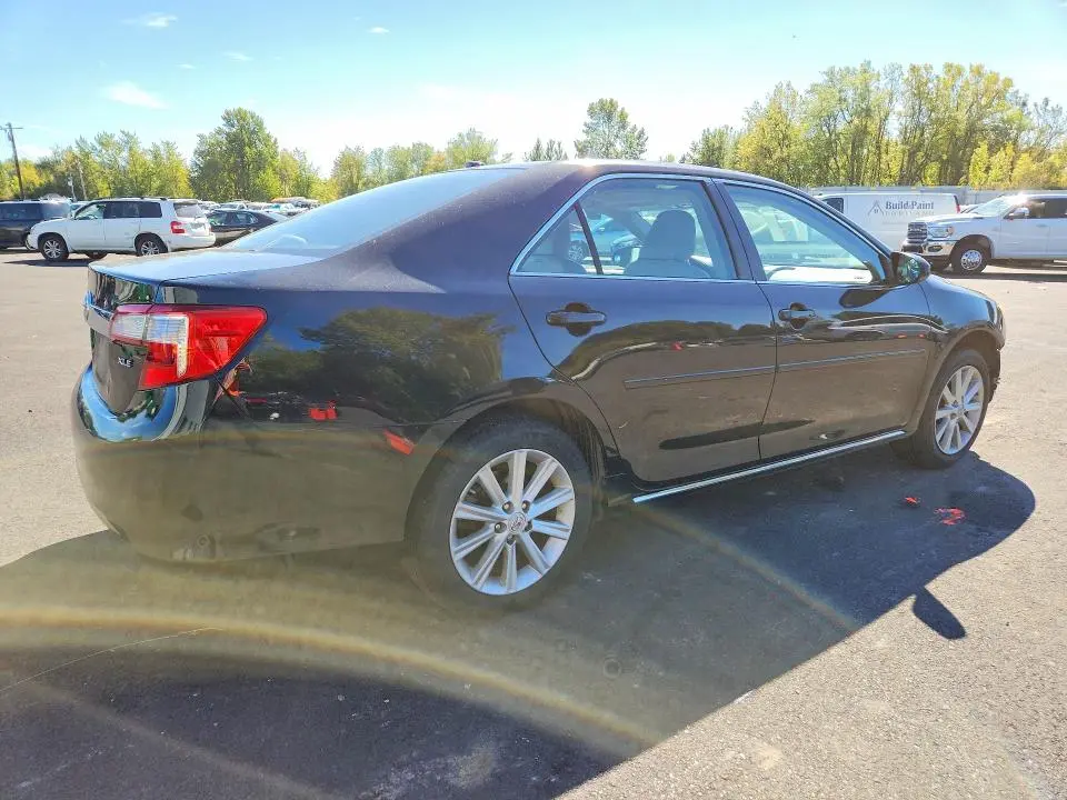 2012 TOYOTA CAMRY XLE  