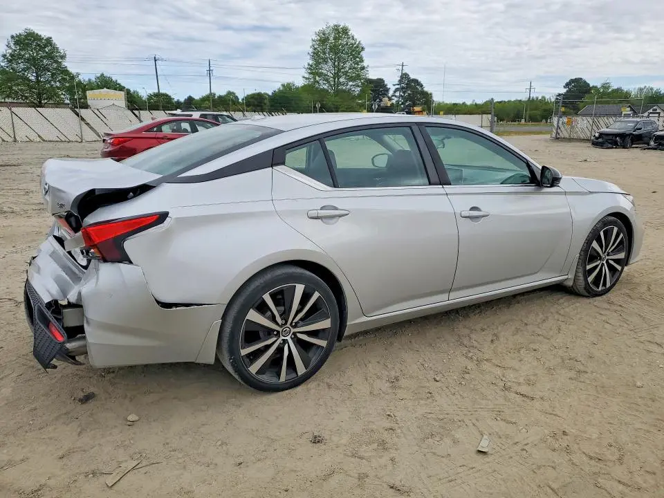 2019 NISSAN ALTIMA SR  