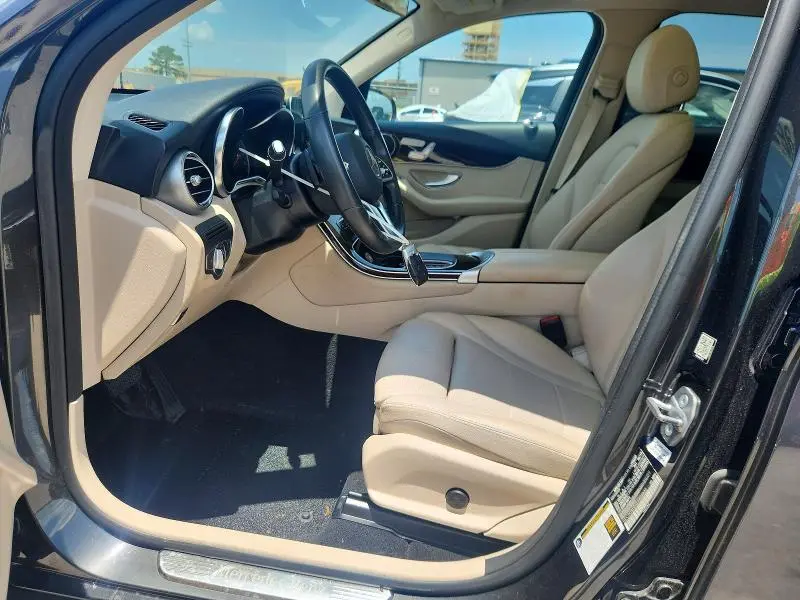 2020 MERCEDES-BENZ GLC 300  