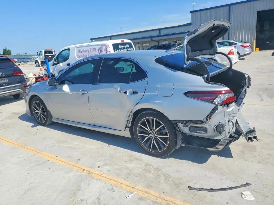 2023 TOYOTA CAMRY XLE  