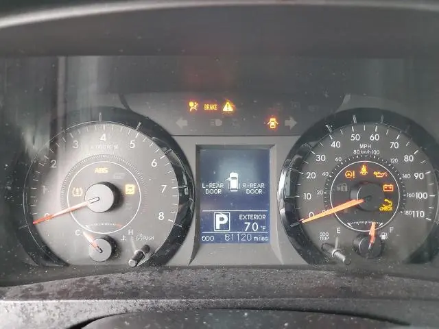 2017 TOYOTA SIENNA LE  