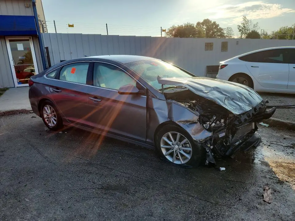 2019 HYUNDAI SONATA SE  