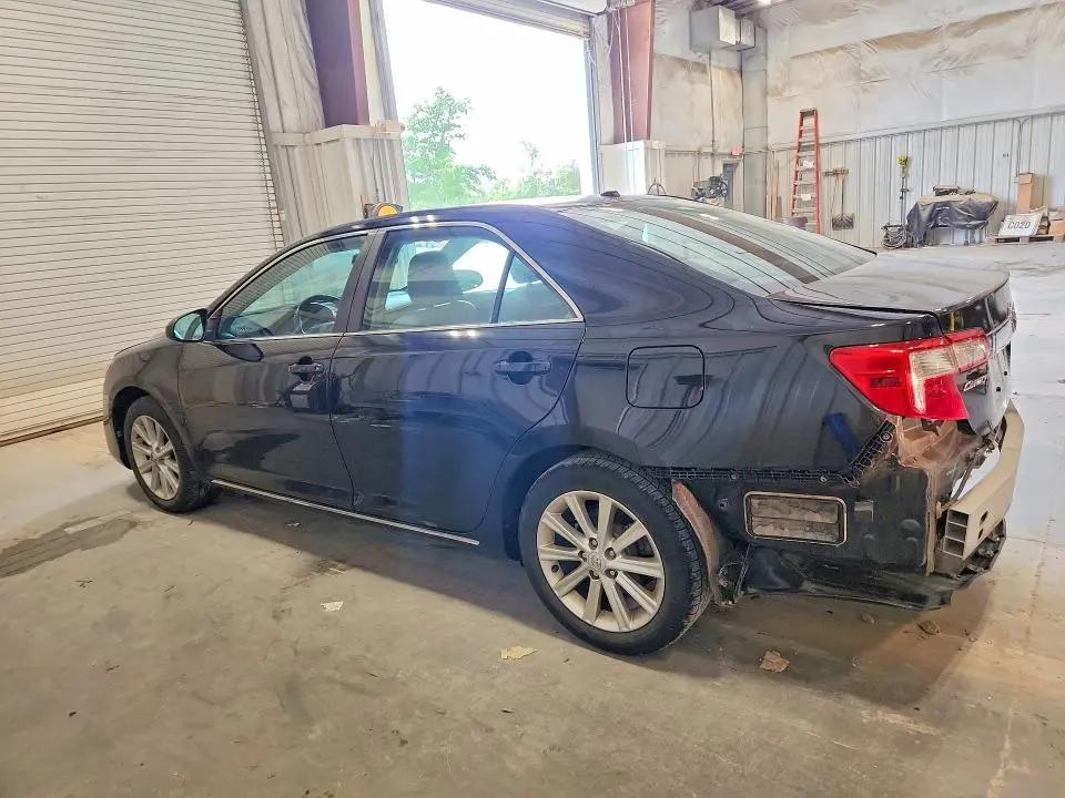 2013 TOYOTA CAMRY XLE  