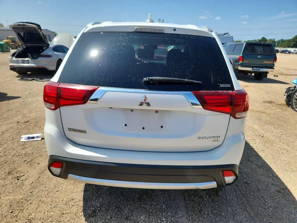 2018 MITSUBISHI OUTLANDER SE  