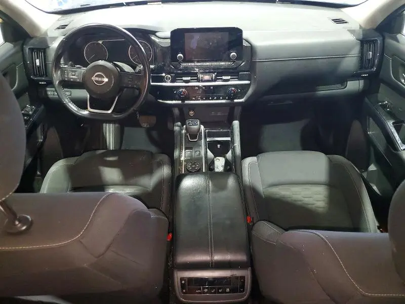 2022 NISSAN PATHFINDER SV  
