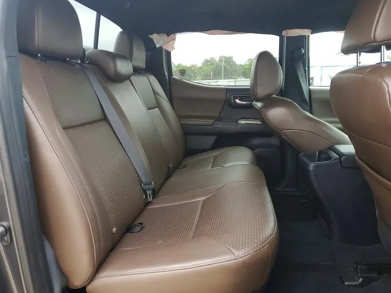 2017 TOYOTA TACOMA LIMITED  
