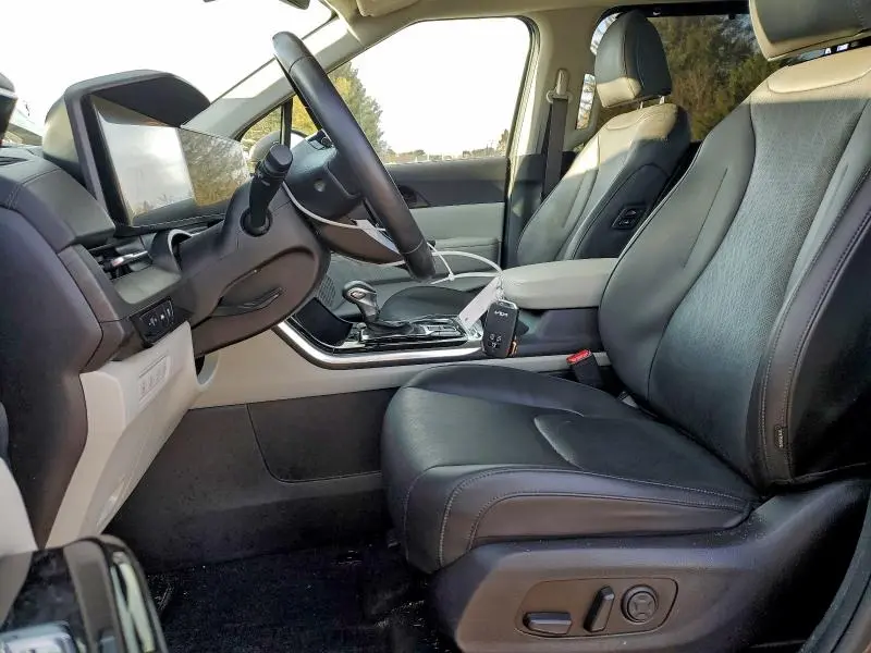 2023 KIA CARNIVAL SX  