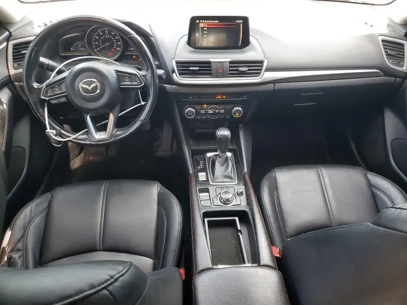 2017 MAZDA 3 TOURING  