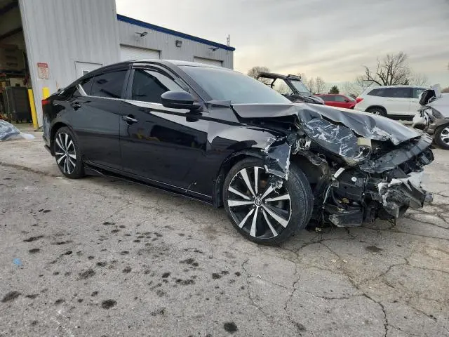 2019 NISSAN ALTIMA SR  