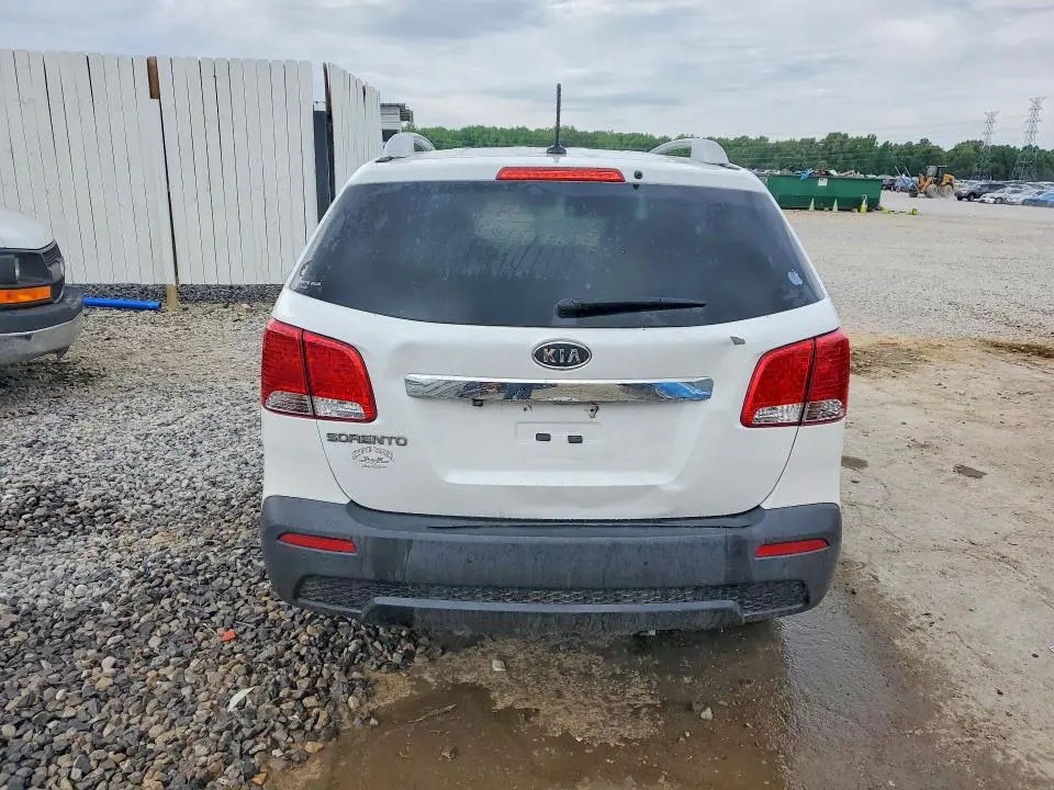 2011 KIA SORENTO LX  