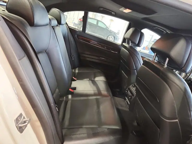 2013 BMW 750 XI  