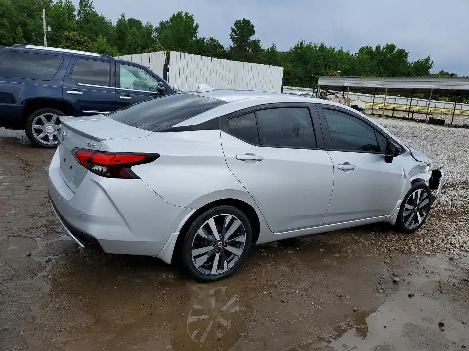 2021 NISSAN VERSA SR  