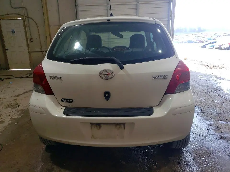 2010 TOYOTA YARIS BASE  