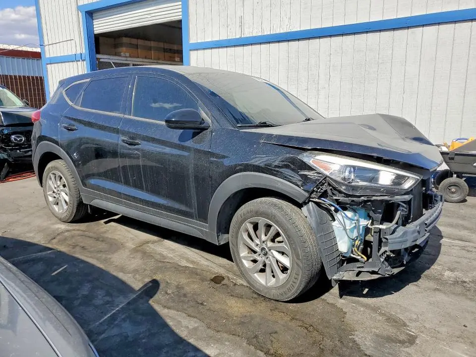 2018 HYUNDAI TUCSON SE  