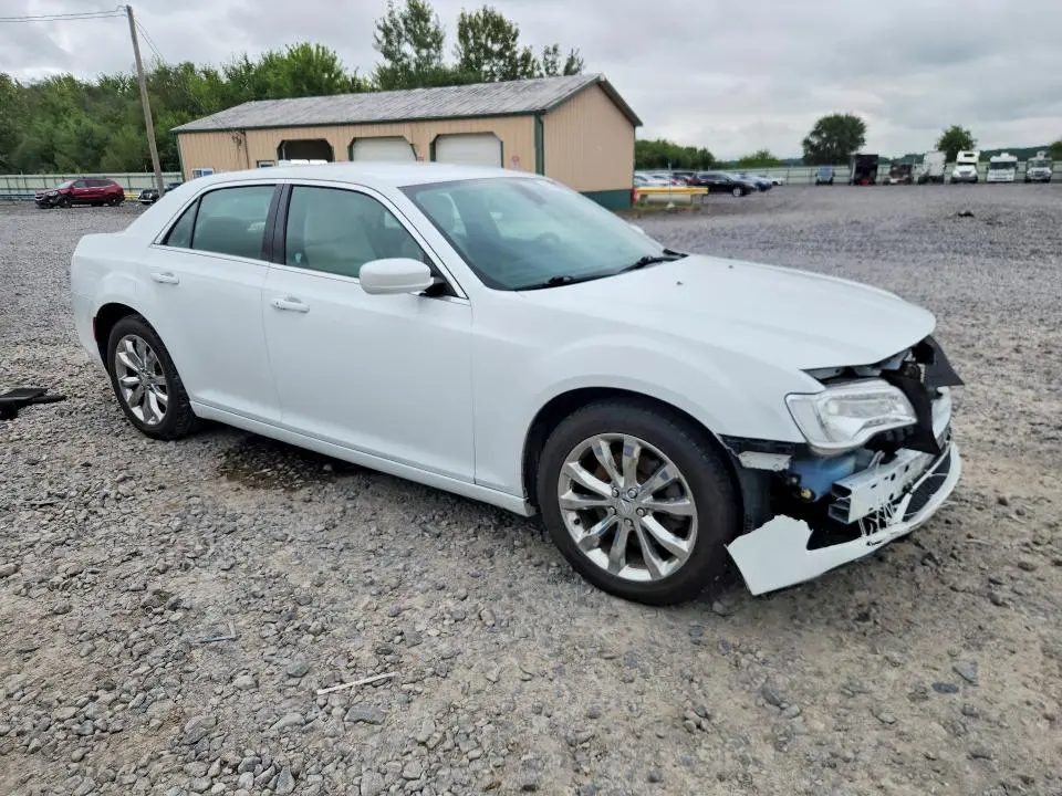 2017 CHRYSLER 300 LIMITED  
