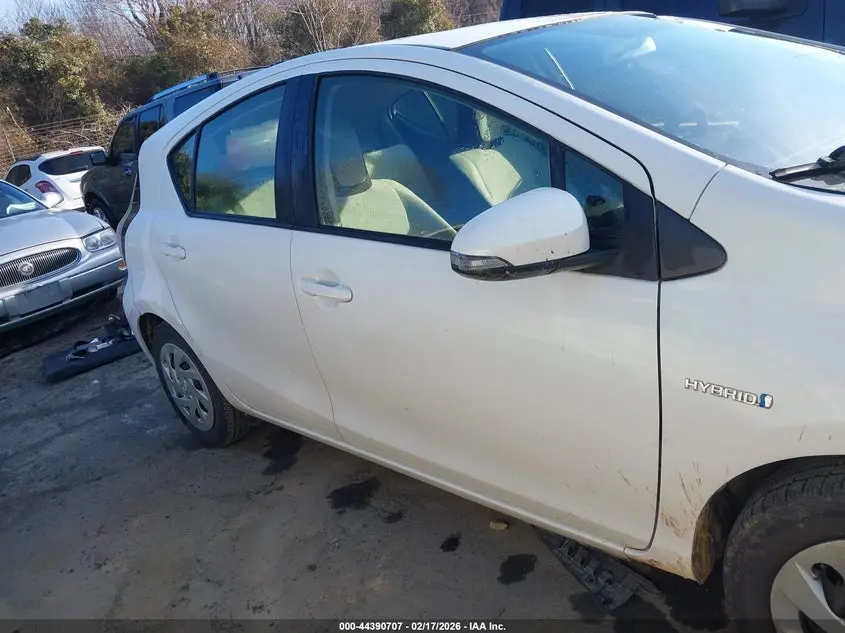 2016 TOYOTA PRIUS C ONE