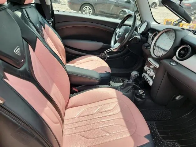 2010 MINI COOPER   