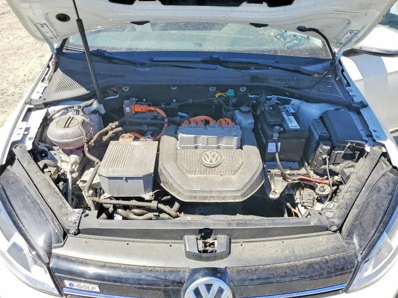 2016 VOLKSWAGEN E-GOLF SE  