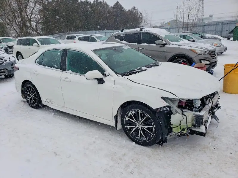 2022 TOYOTA CAMRY XLE  