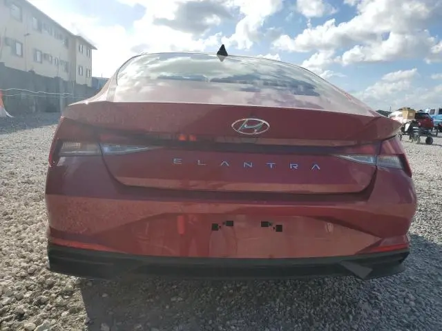 2022 HYUNDAI ELANTRA SE  
