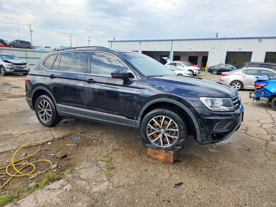 2020 VOLKSWAGEN TIGUAN SE  