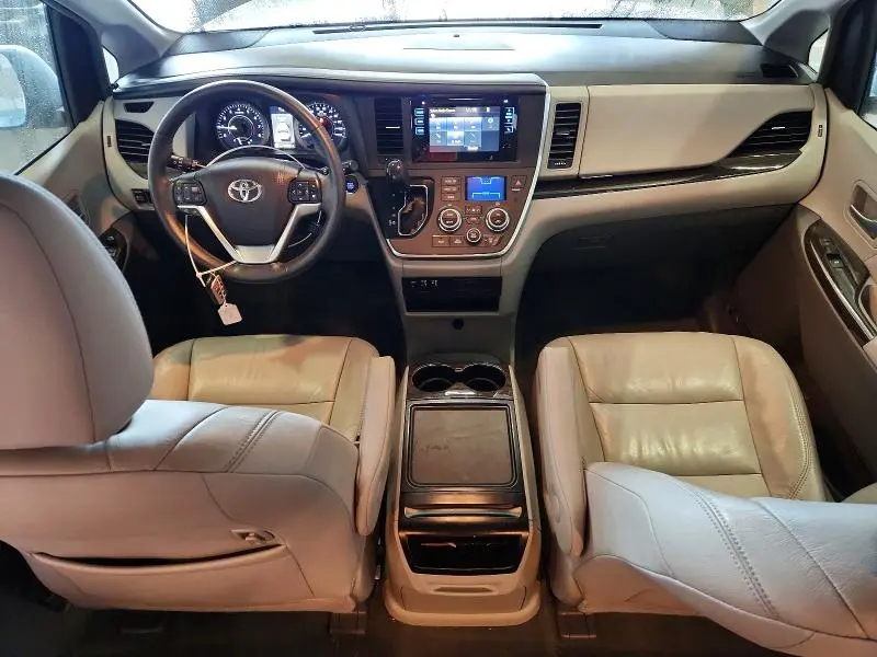 2016 TOYOTA SIENNA XLE 7 PASSENGER  