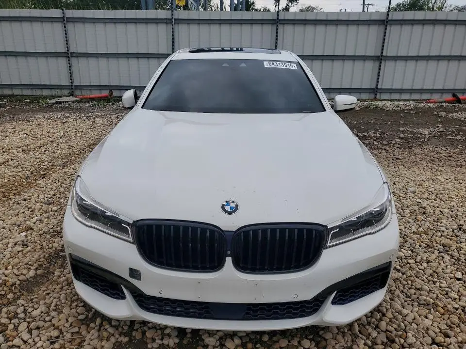 2018 BMW 750 XI  