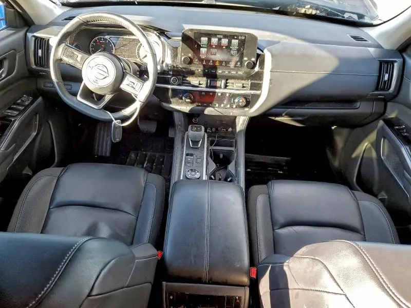 2024 NISSAN PATHFINDER SL  